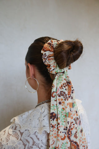 sannah-scrunchie-with-tie